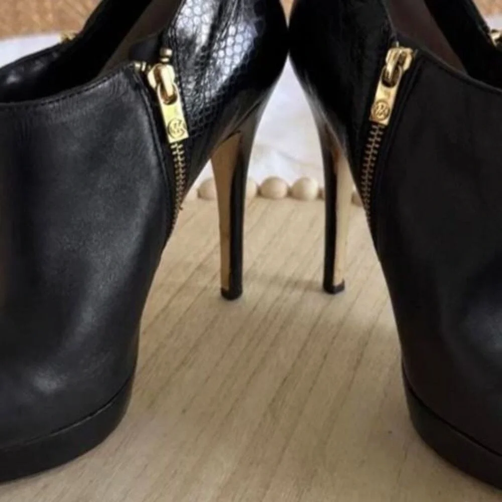 Michael‎ Kors York Black Python Embossed Leather Ankle Booties Size 9